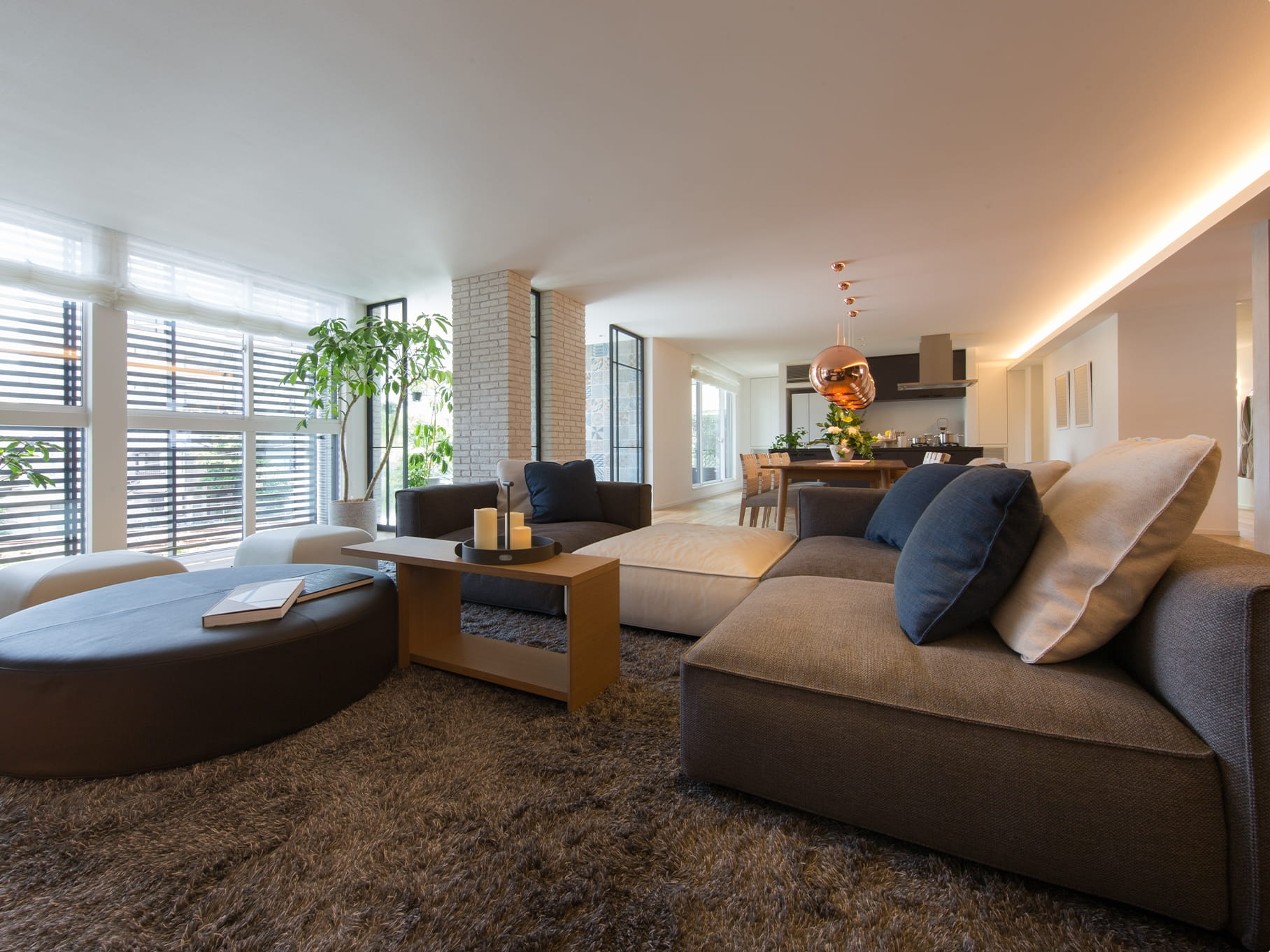 ファーストクラスリビング - 大空間・大開口