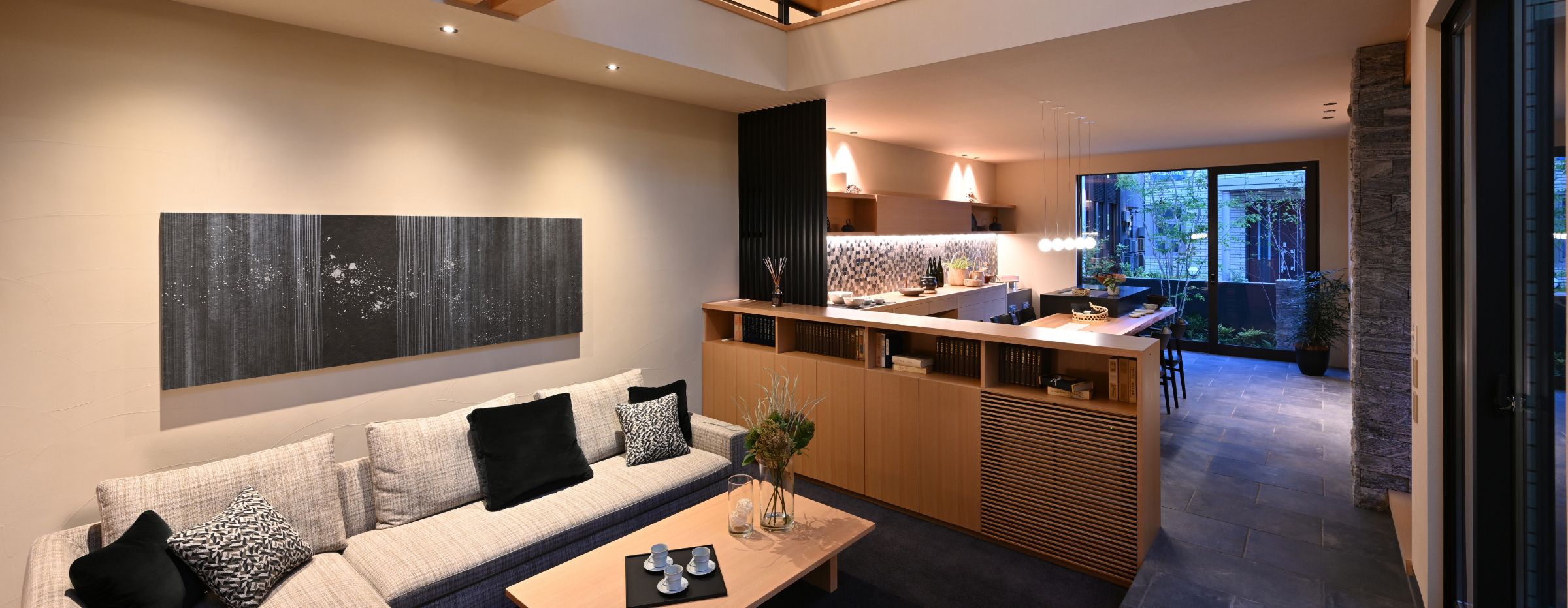 横浜第２展示場 - 家族の感性に寄り添う、<br class="sm:inline">心地よい空間の提案