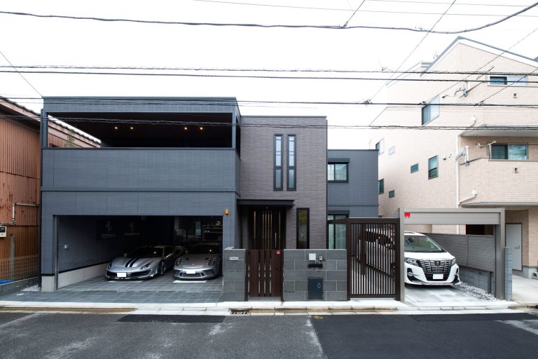 愛車を眺められるガレージハウス