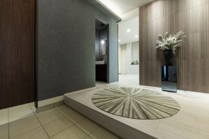 Entrance <br class="sm:hidden"><small>(A Family)</small>