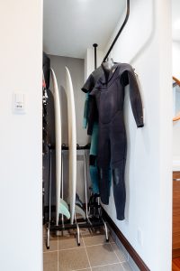 Entrance closet